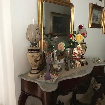 Bed and Breakfast Lo Scoglio Полиньяно-а-Маре Экстерьер фото