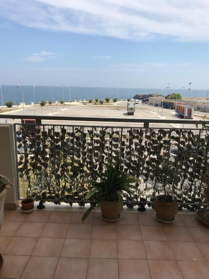 Bed and Breakfast Lo Scoglio Полиньяно-а-Маре Экстерьер фото